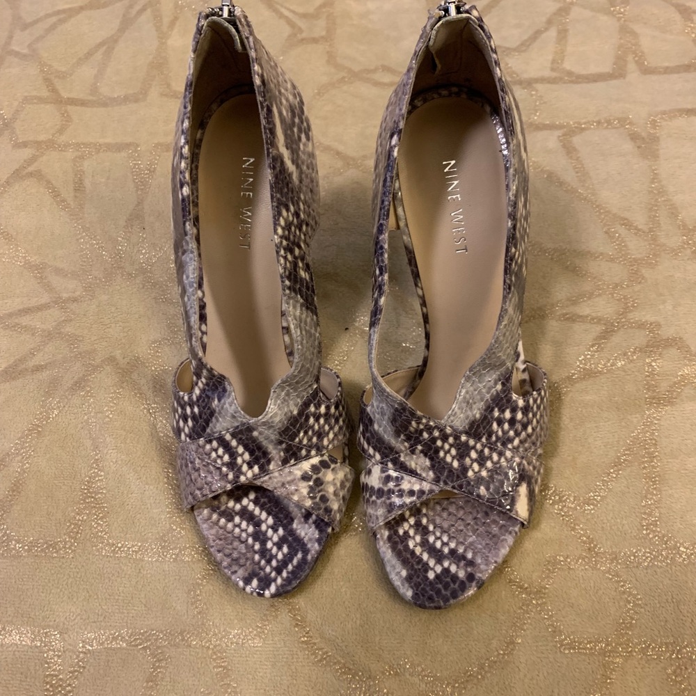 Nine West Grey Snakeskin Open Toe Vaila Sandals